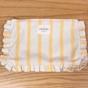 Sezane ruffle pouch